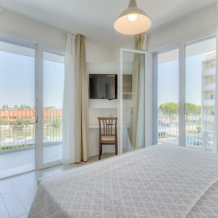 Apartaments Suites Ambassador カオルレ エクステリア 写真