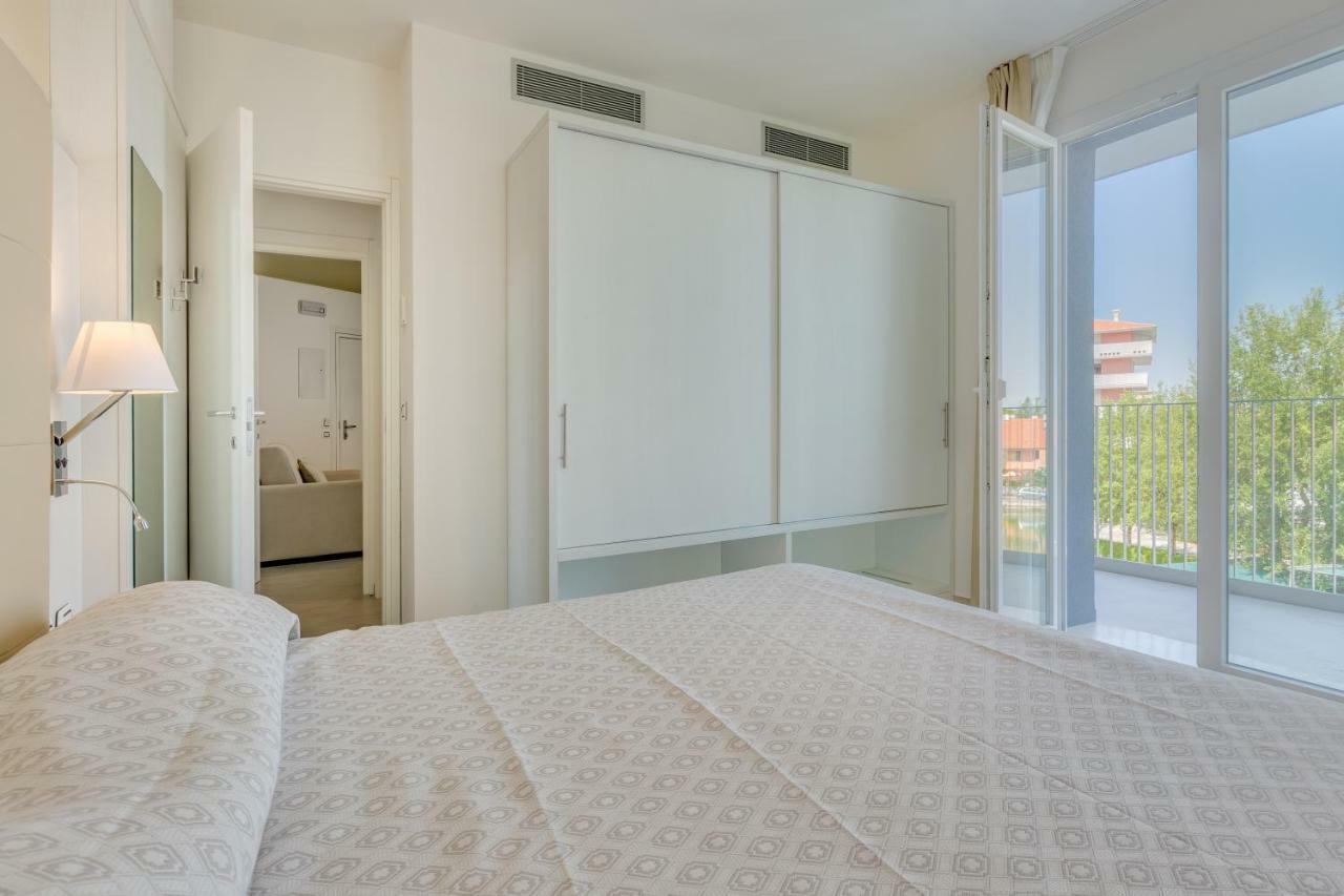 Apartaments Suites Ambassador カオルレ エクステリア 写真