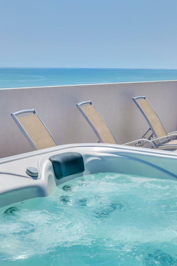 Apartaments Suites Ambassador カオルレ エクステリア 写真