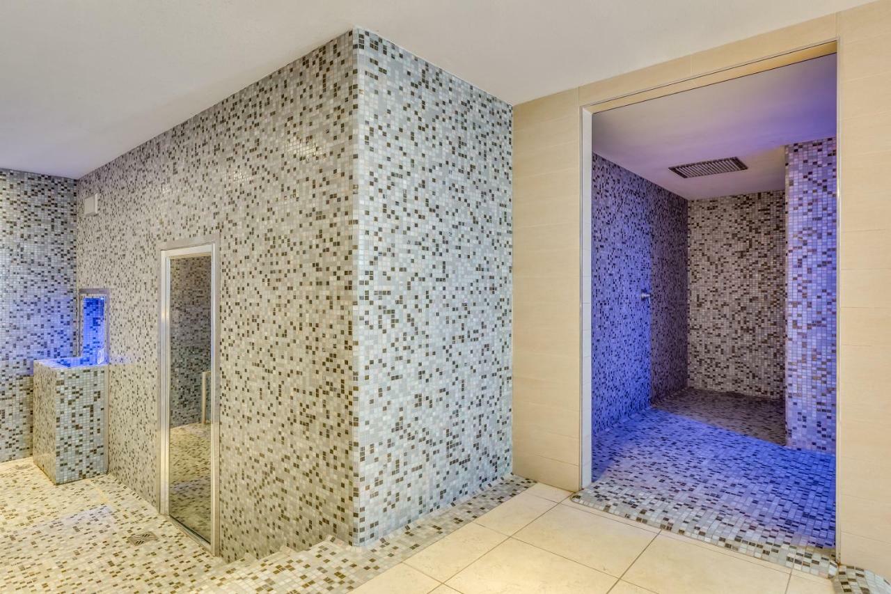 Apartaments Suites Ambassador カオルレ エクステリア 写真